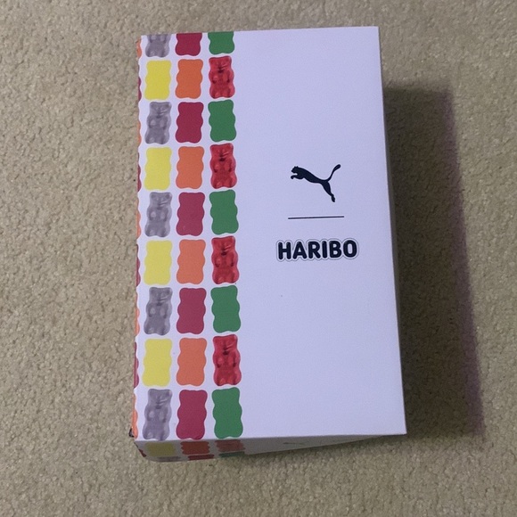 Green Haribo Pumas- size 7 - Picture 5 of 5